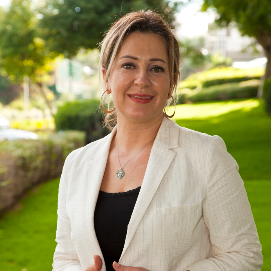 Zuhal Çelik	 - Pediatri Pazarlama Lideri